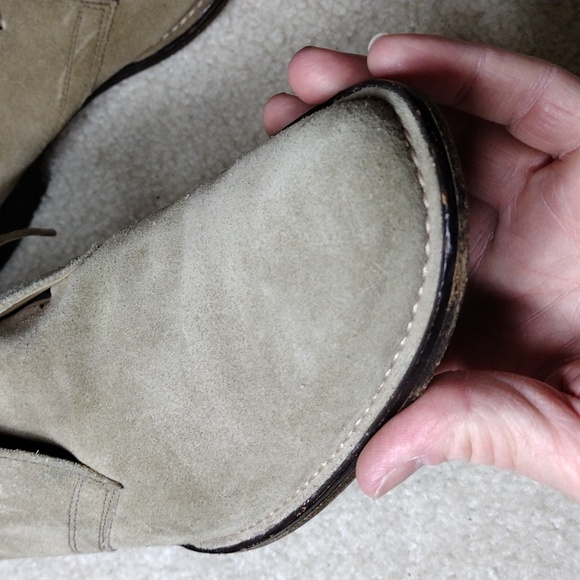Banana Republic men's light tan suede Chukka boots. Size 9 - Picture 4 of 14